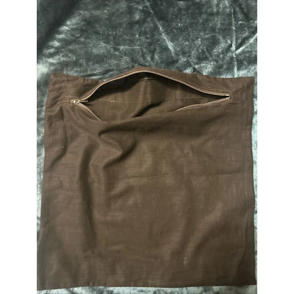Intricate Zipped Pillowcase